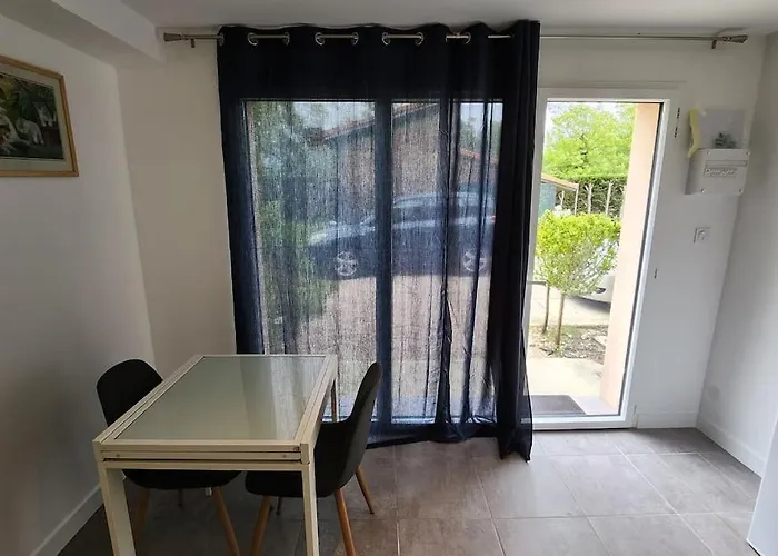 Tougang, Paisible Apartmán